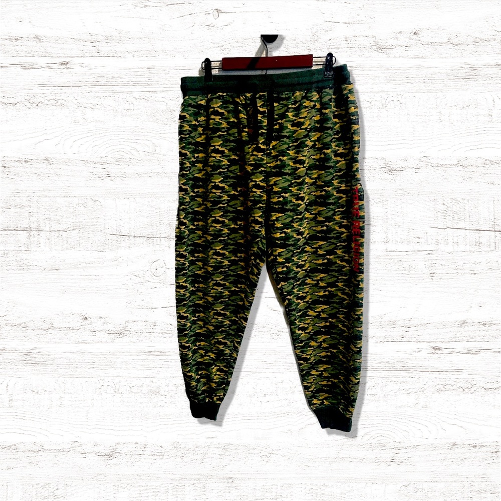 True Religion Loungewear/Sleepwear/Joggers Camouflage Men’s Size Large